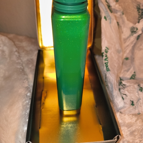 Stanley Shamrock Green Flask with Box Limited Edition - Picture 5 of 10